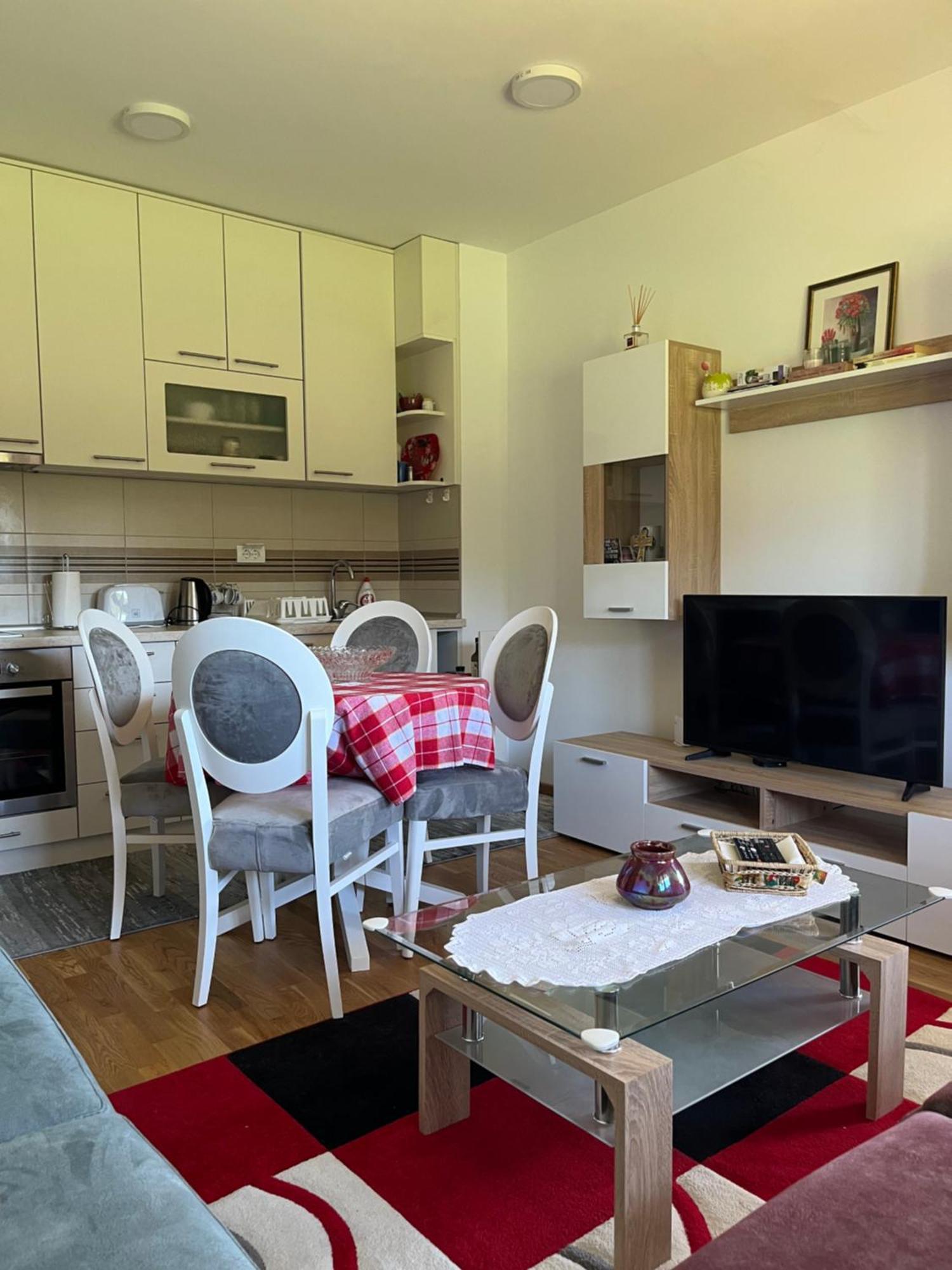 Pinewood Premium Mountain View Apartment